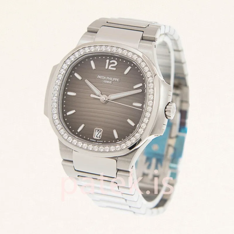 Patek Philippe Nautilus 32mm Ladies 7118/1200A-011 Bracelet Quartz