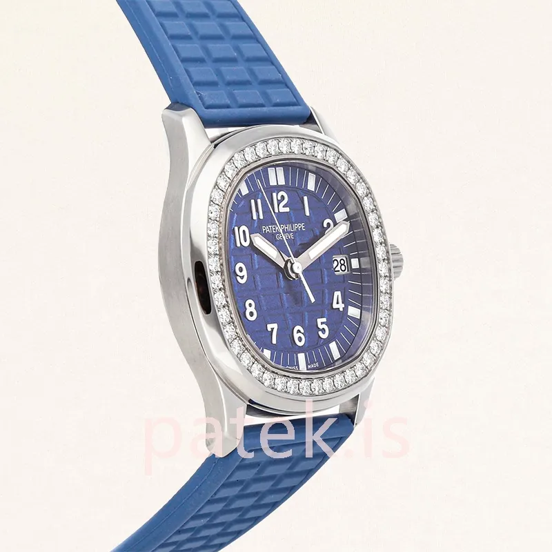 Patek Philippe Aquanaut Ladies 32mm 5067A-022 Silver-tone Blue Dial